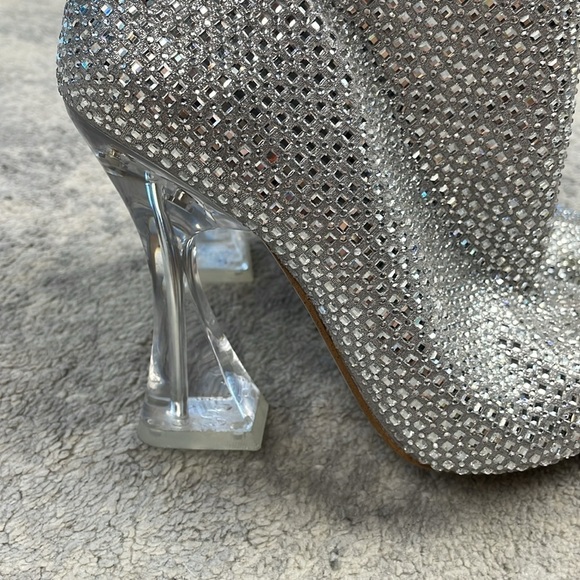 Steve Madden Vivy Ankle Boots Sparkle Rhinestone Flared Heel Silver Sz 7 - Picture 8 of 17